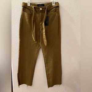 Prosperity Jeans with belt in size 31 NWT💕🛒high waist , wide leg 💕💕🛒